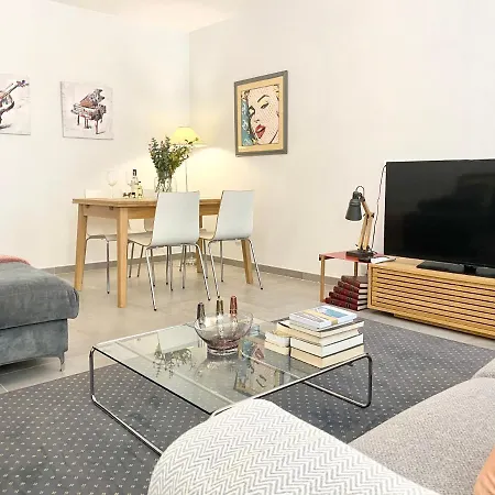 Appartamento Cozy 2br Near The Port Of Nizza