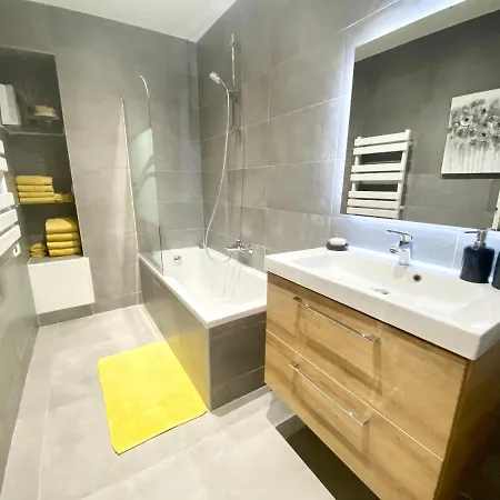 Cozy 2br Near The Port Of * Nice