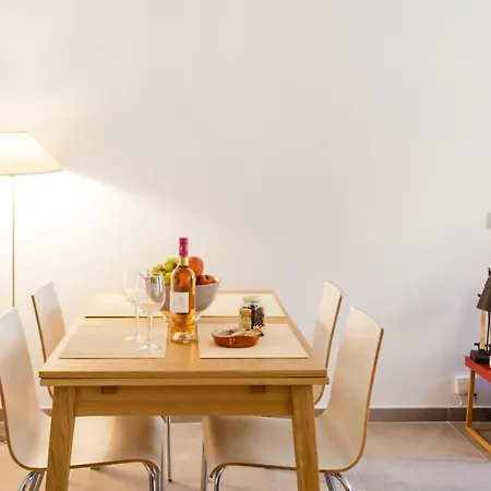 Cozy 2br Near The Port Of